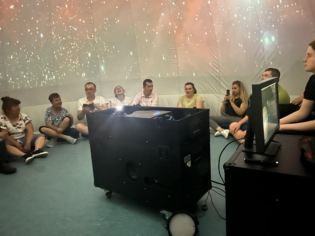 Wycieczka do Mobilnego Planetarium